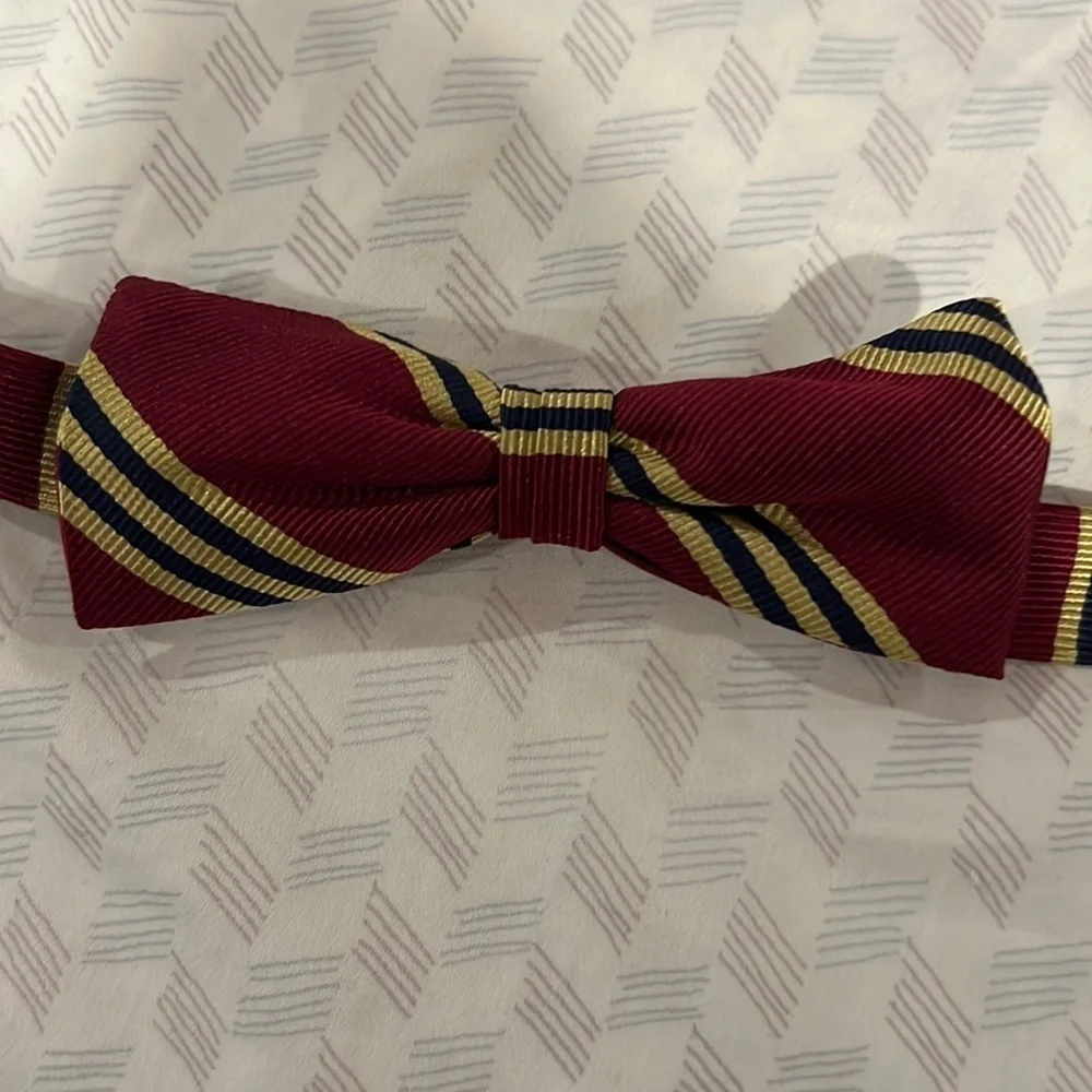 Brooks Brothers adjustable bow tie